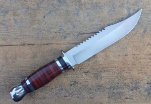 Lovecký nůž s pouzdrem - model 003