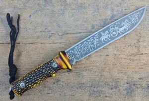 Lovecký nůž s pouzdrem - model 005