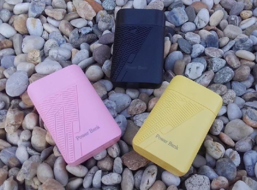 Záložní baterie Power Bank 12000mAh - více barev na výběr