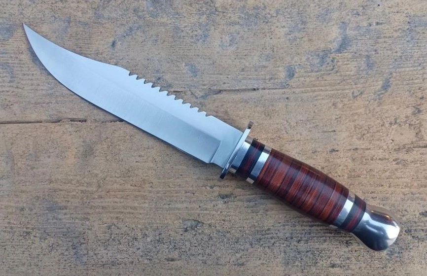 Lovecký nůž s pouzdrem - model 003