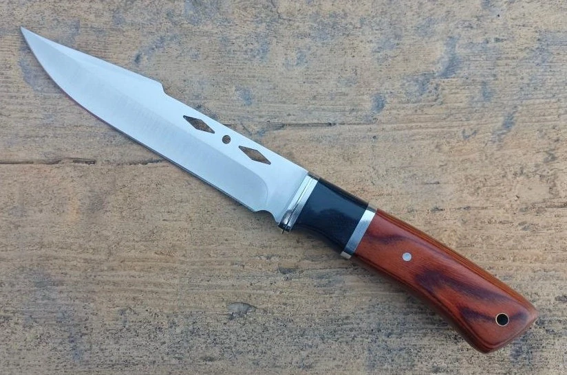 Lovecký nůž s pouzdrem - model 004