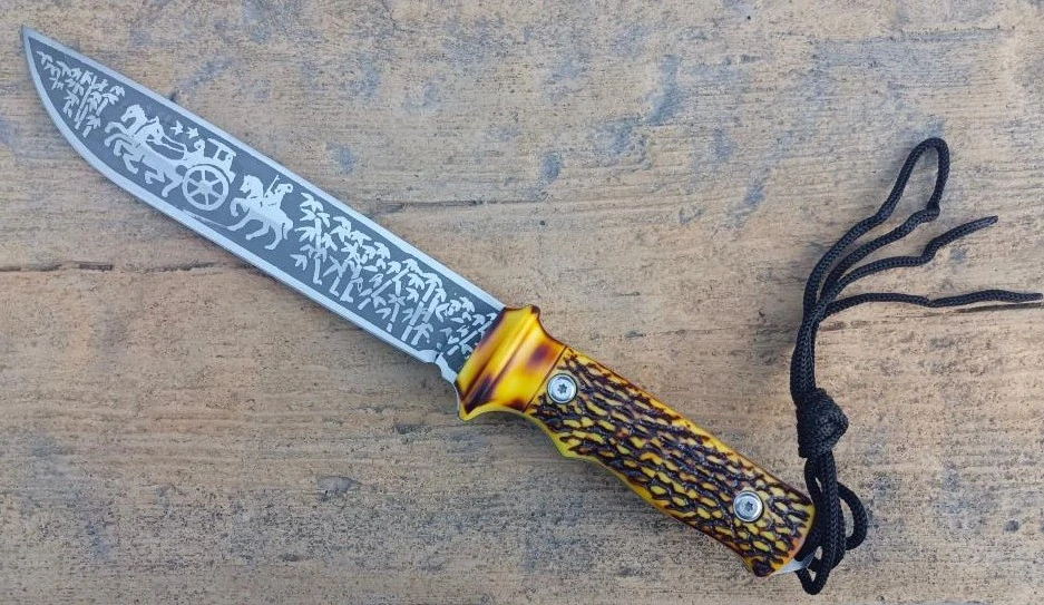Lovecký nůž s pouzdrem - model 005