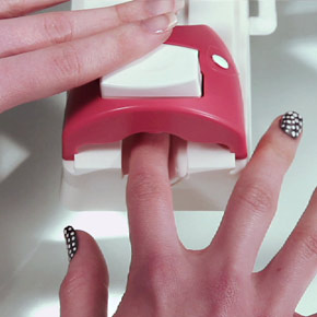 Domácí nehtové studio Hollywood Nails 