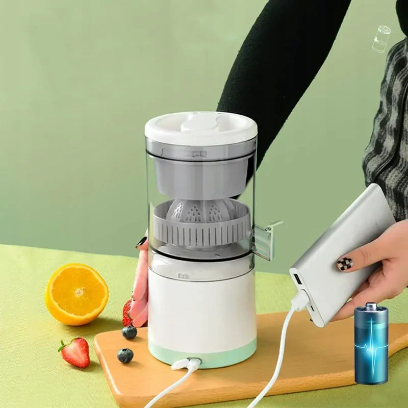 Citrusový odšťavňovač s USB dobíjením