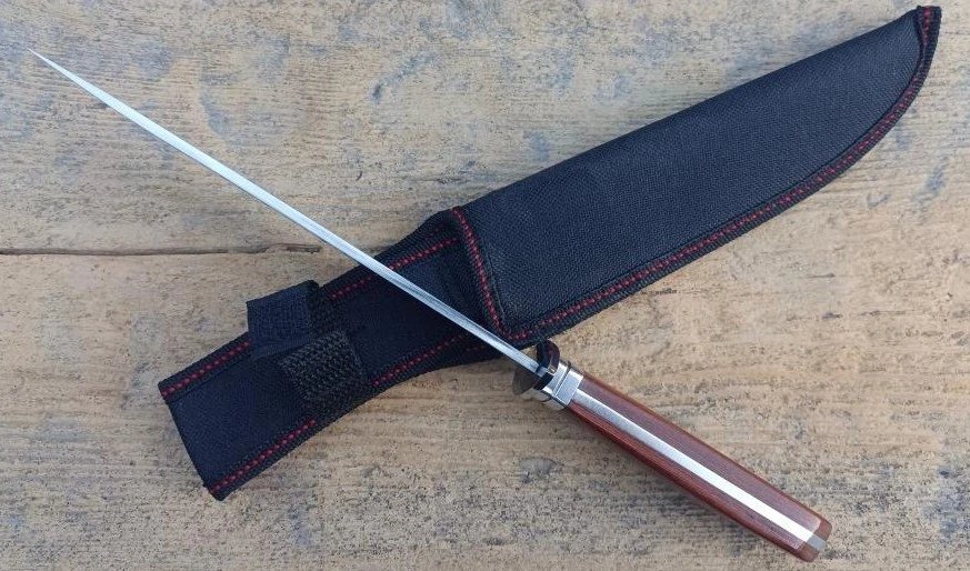 Lovecký nůž s pouzdrem - model 002
