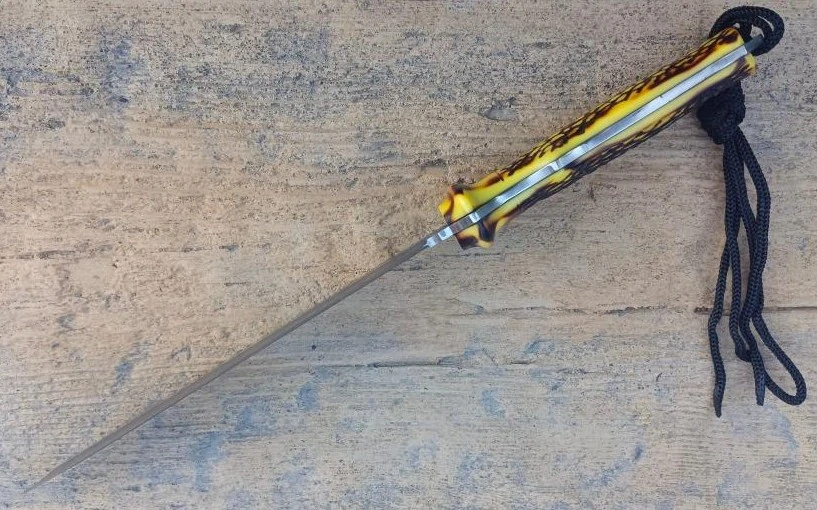 Lovecký nůž s pouzdrem - model 005