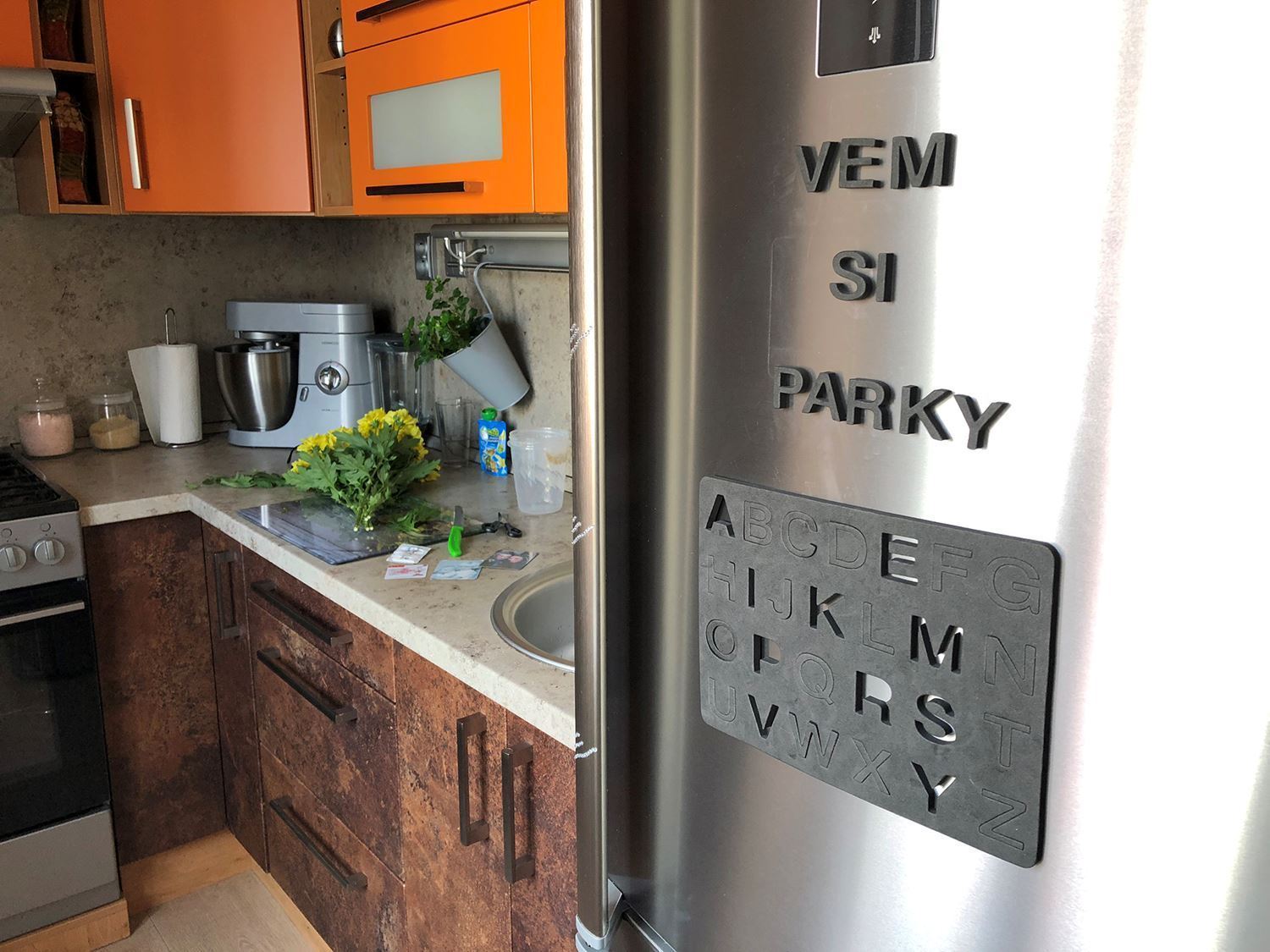 4L 7480 Magnetická tabulka s písmeny na lednici - šedá