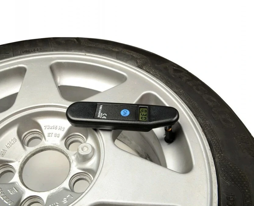 Digitální měřič tlaku v pneumatikách LCD Digital Tire Gauge