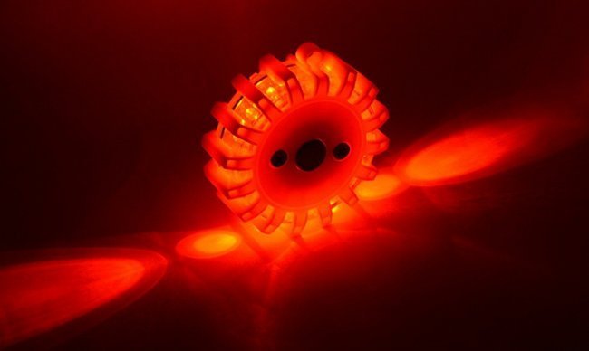 Speedy 0203 Výstražné světlo do auta s magnetem 12+3 LED