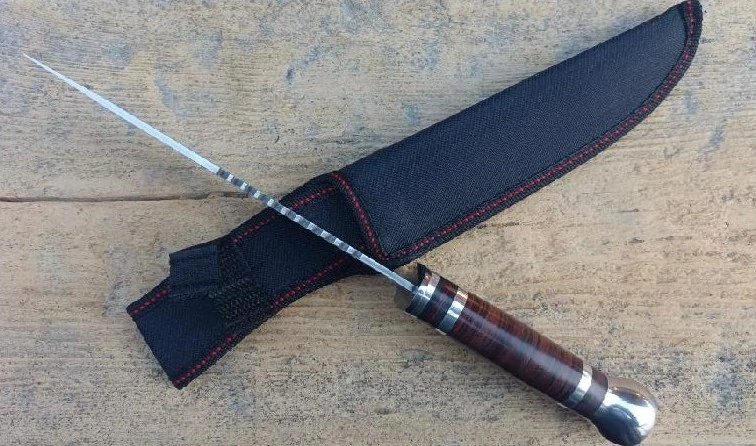 Lovecký nůž s pouzdrem - model 003