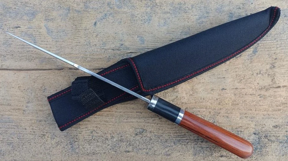 Lovecký nůž s pouzdrem - model 004